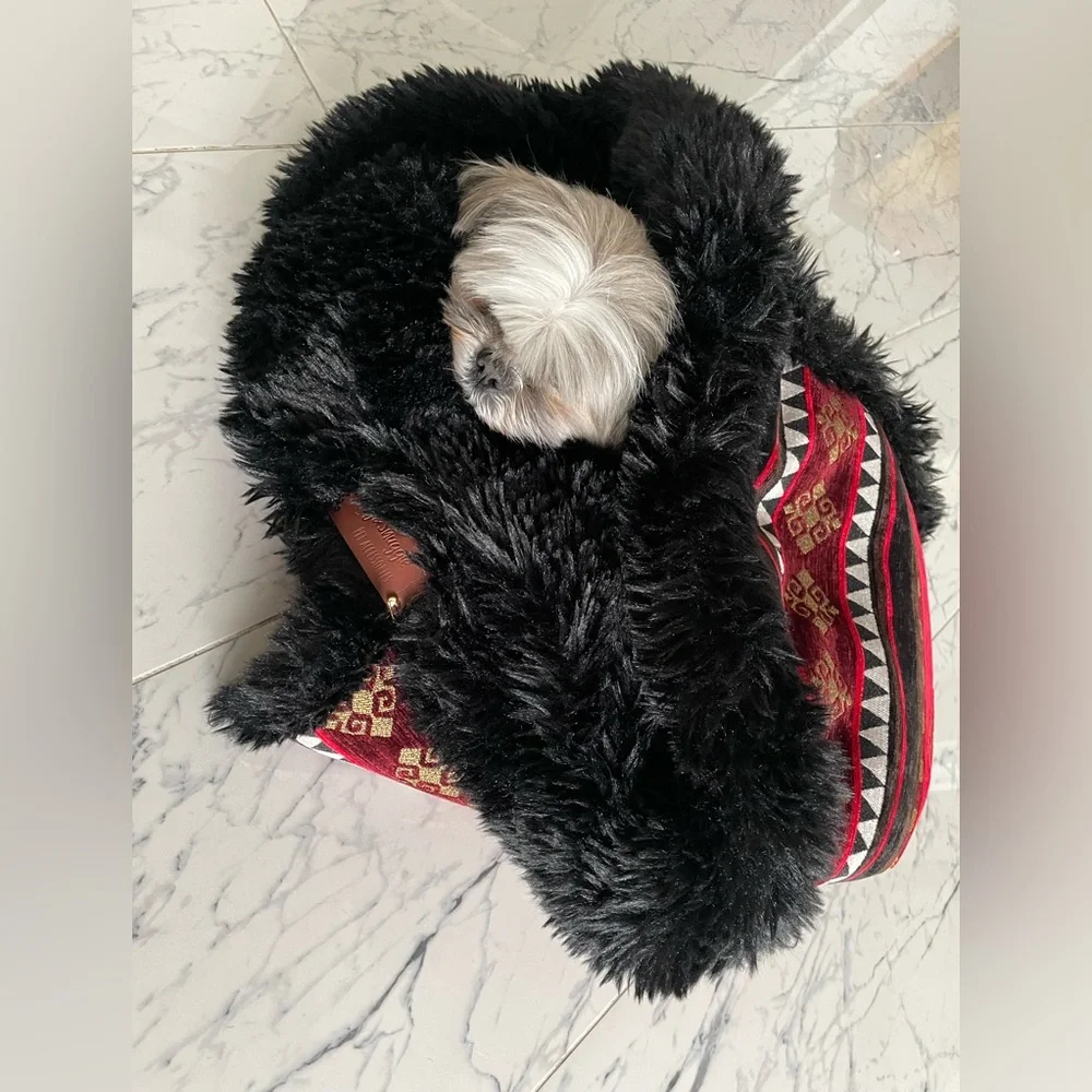 Zeus, High-end black faux fur and kilim-velvet fabric M size handmade pet bed